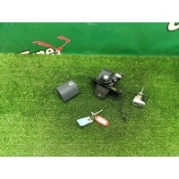 Личинки Mercedes-Benz E W210 2001 A2108901651