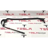 Уплотнитель Tesla Model X рест. 2022 1618419-00-C,1618420-00-B