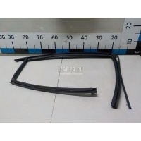 Уплотнитель стекла двери Nissan Primera P12E (2002 - 2007) 82330AV700