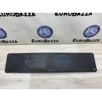 Накладка переднего бампера под номер Mercedes W203 Mercedes W203 C 2000-2007 A2038852981