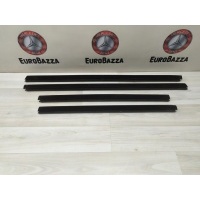 Уплотнитель стекла двери Mercedes W204 Mercedes W204 C 2007-2014 A2047250102