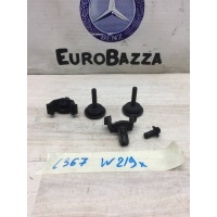 Фиксирующий штифт радиатора Mercedes W219 Mercedes W219 CLS 2004-2011 A0009912595