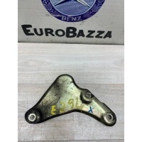 Кронштейн топливной рампы Mercedes Om646 Mercedes W203 C 2000-2007 A6460780084