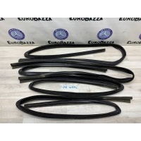 Резиновый уплотнитель кромки двери Mercedes W164 Mercedes W164 ML 2005-2011 A1647250325
