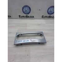 Накладка центральной консоли Mercedes W204 Mercedes W204 C 2007-2014 A2046800390