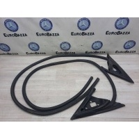 Резиновый уплотнитель двери Mercedes R171 Mercedes W171 SLK 2004-2011 A1717200354