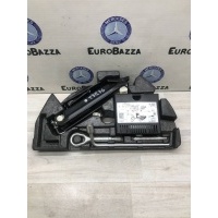 Дорожный набор с насосом Mercedes W203 Coupe Mercedes W203 C 2000-2007 A0005831102