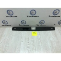 Заглушка крышки багажника Mercedes W211 Mercedes W211 E 2002-2009 A2117500193