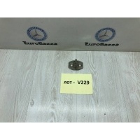 Ответная часть замка двери Mercedes W906 Mercedes Sprinter W906 2006> A9067200004