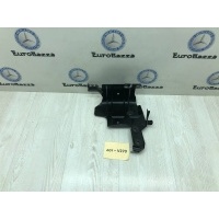 Кронштейн масляного бочка подвески Mercedes R230 Mercedes W230 SL 2001-2011 A2303200186