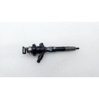 Форсунка топливная Toyota Land Cruiser Prado 150 2012 2367030400