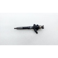 Форсунка топливная Toyota Land Cruiser Prado 150 2012 2367030400