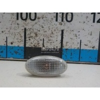 Повторитель на крыло белый Mazda Mazda 2 (DY) (2003 - 2006) GJ6A51120C