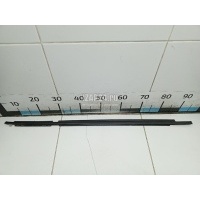 Накладка стекла заднего правого Toyota RAV 4 (2006 - 2013) 7573042030