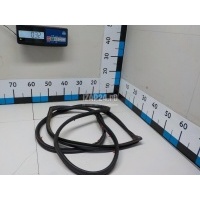 Уплотнитель двери Suzuki Grand Vitara (2005 - 2015) 8467165J00