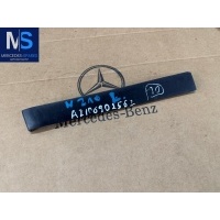 Молдинг крыла переднего левого Mercedes E W210 1997 2106902562,A2106902562,2106902562