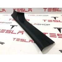 Накладка на порог Tesla Model X рест. 2022 1626480-00-C,1626494-00-A