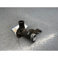 Фланец (тройник) системы охлаждения Volkswagen Caddy 2 1997 037121133E