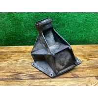 Кронштейн полуоси BMW X5 E53 2004 31537503120