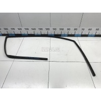 Уплотнитель стекла двери Toyota Highlander II (2007 - 2013) 6814148050