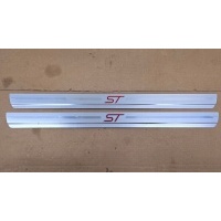 Форд фиеста mk6 v 2.0 16v st 150 2005 - 2008 rok алюминиевые накладки порогов