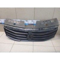Решетка радиатора Renault Sandero (2009 - 2014) 8200798524