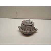 Опора двигателя левая Mercedes Benz W205 2014 2052400200