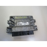 Блок управления двигателем Renault Logan II 2014 237104779R