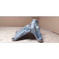 Кронштейн опоры двигателя audi S4 B9 2016 8W0199308R