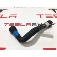 Патрубок (трубопровод, шланг) Tesla Model X рест. 2022 1752119-03-B,1585723-00-B