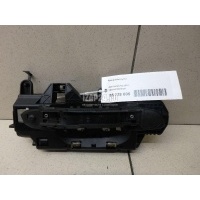 Кронштейн ручки VAG A5/S5 (F5) 2017 8W0837812A