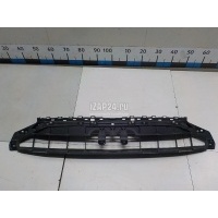 Кронштейн решетки радиатора VAG A4 [B9] 2015 8W0807233D