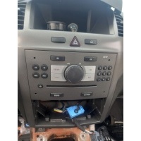 Радио компакт - диск 30 исправно opel zafira b 2004 год 1.9 cdti