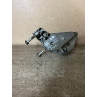 Кронштейн двигателя правый Skoda Skoda Octavia A4 AKL 038199207J