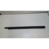 Накладка стекла переднего правого Toyota Corolla E21 2019 6817102440