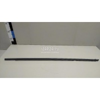 Накладка стекла заднего правого Toyota RAV 4 2019 757300R060
