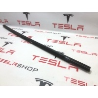 Молдинг двери задней правой Tesla Model X рест. 2022 1032167-88-D,1032175-00-C,1098686-01-D