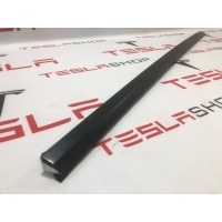 Молдинг двери передней правой Tesla Model X 2019 1098684-00-D