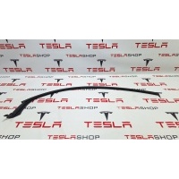 Уплотнитель Tesla Model X рест. 2022 1521800-00-A,1521800-00-B