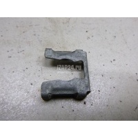 Зажим VAG Passat [B3] (1988 - 1993) 037133047