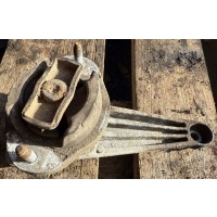 Лапа подушка кпп audi a4 b6 b7 8e0399115p