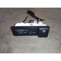 Разъем aux / usb Land Rover Discovery Sport L550 2016 LR061057, FK7219C166BC, LR061057, T2H6973, T2H22664, FK7219C166BD, LR085516