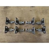 Петля двери Land Rover Discovery Sport L550 2016 LR056353