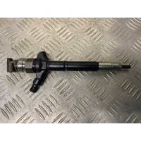 Форсунка Toyota Land Cruiser 200 (2008-2021) 2010 2367051030