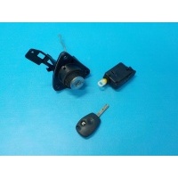 Кнопка открывания багажника RENAULT Duster 1 2010-2019 906061872R