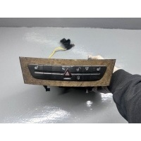 КНОПКА ПОДОГРЕВА СИДЕНИЙ Mercedes E W211 2007 A2116800552, 16107250001, 7198A09100