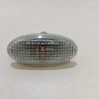 Повторитель на крыло белый Mazda Mazda 5 (CR) (2005 - 2010) GJ6A51120C