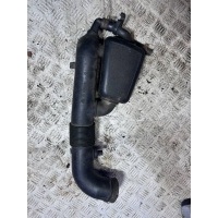 Патрубок воздушного фильтра Opel Zafira A 2000 90572422