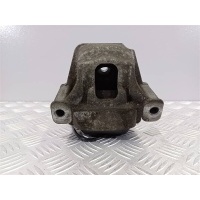 Подушка крепления двигателя Audi A6 C7 2015 8R0199381B