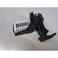 Кронштейн замка двери передний правый Mercedes CLA-klasse C117 2013-2019 A1177230214